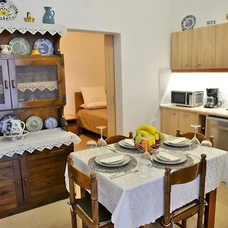 Vakantiehuis Afrodite's Traditional House